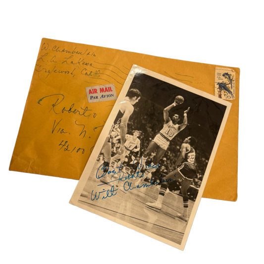 Wilt Chamberlain - Foto Autografata con Dedica e Busta Originale