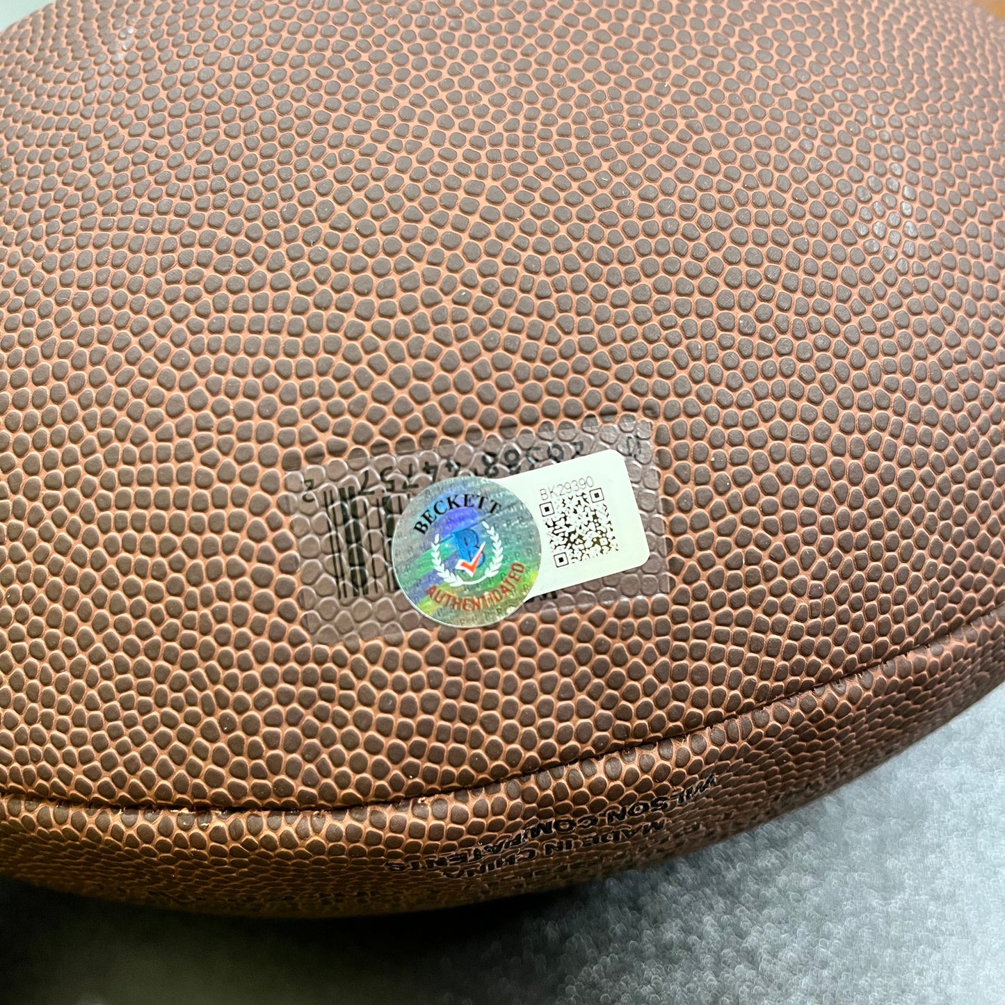 Palla da Football Americano autografata da Tiki Barber - Certificata Beckett